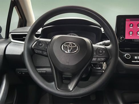 Used 2022 Toyota Corolla LE image 14