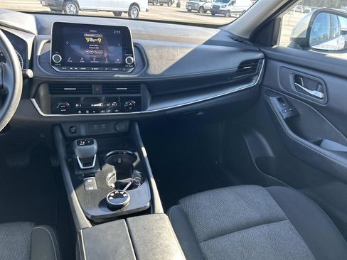 Used 2024 Nissan Rogue SV image 17