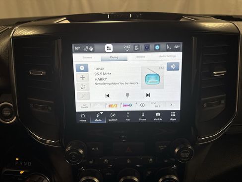 Used 2024 RAM 1500 Laramie image 25