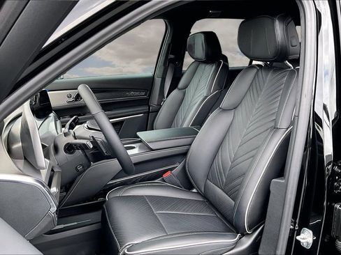 Used 2026 Cadillac Vistiq Platinum w/ LPO, Floor Liner Package AWD/4WD image 21