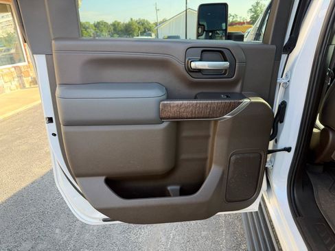Used 2021 GMC Sierra 2500 Denali w/ Denali Ultimate Package AWD/4WD image 18