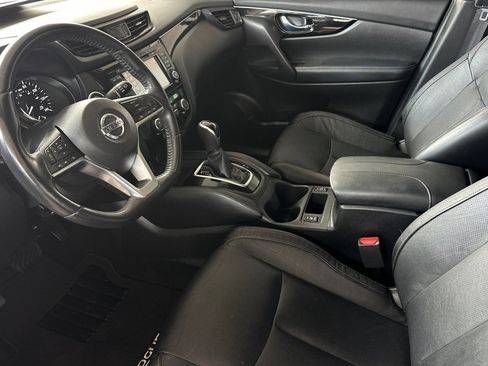 Used 2017 Nissan Rogue Sport SL FWD image 9