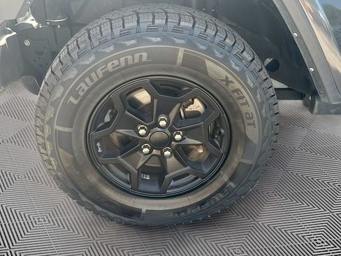 Used 2021 Jeep Gladiator Sport AWD/4WD image 35