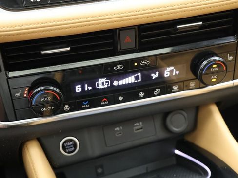 Used 2023 Nissan Rogue Platinum w/ Platinum Premium Package image 24