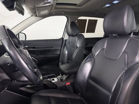 Used 2024 Kia Telluride S w/ S Sunroof Package FWD image 5