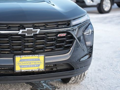 Used 2025 Chevrolet Trax RS w/ Sunroof Package image 9