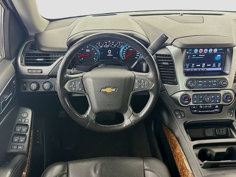 Used 2019 Chevrolet Suburban Premier AWD/4WD image 24