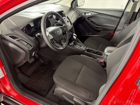 Used 2016 Ford Focus SE w/ Reverse Sensing Package image 21