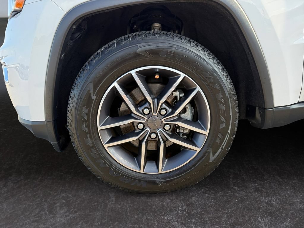 Used 2019 Jeep Grand Cherokee Limited w/ Trailer Tow Group IV AWD/4WD image 9