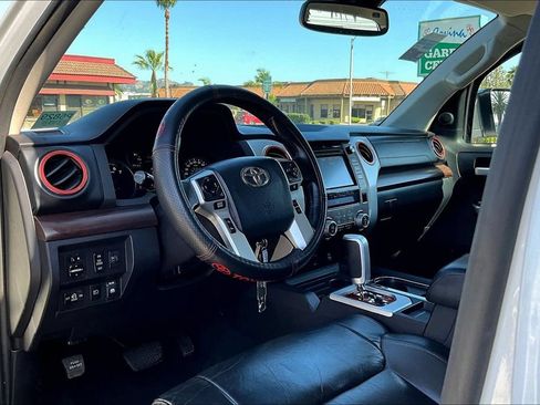 Used 2018 Toyota Tundra Limited w/ Limited Premium Package AWD/4WD image 4