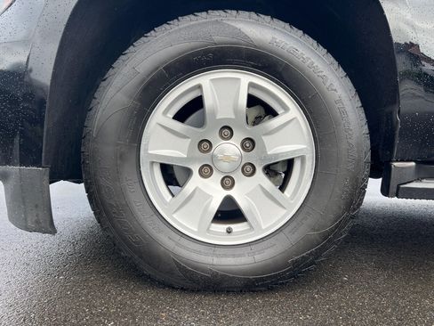 Used 2019 Chevrolet Suburban LT image 9