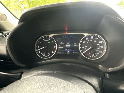 Used 2022 Nissan Sentra SV FWD image 16