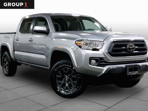 Certified 2021 Toyota Tacoma SR5 AWD/4WD image 3