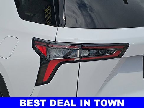 New 2026 Chevrolet Equinox ACTIV w/ Convenience Package III AWD/4WD image 42