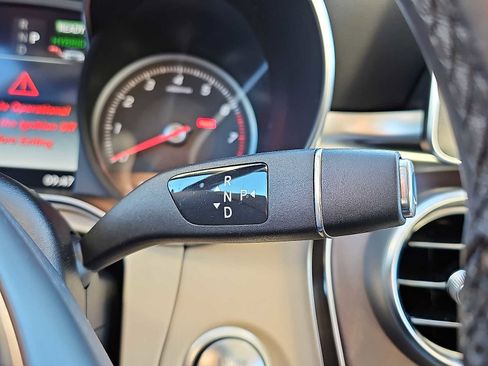 Used 2019 Mercedes-Benz GLC 350e 4MATIC image 17