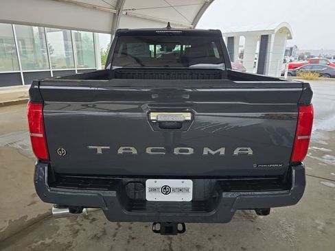 Used 2025 Toyota Tacoma Limited image 4