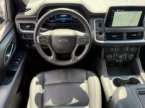 Used 2022 Chevrolet Suburban RST w/ Luxury Package RWD image 13