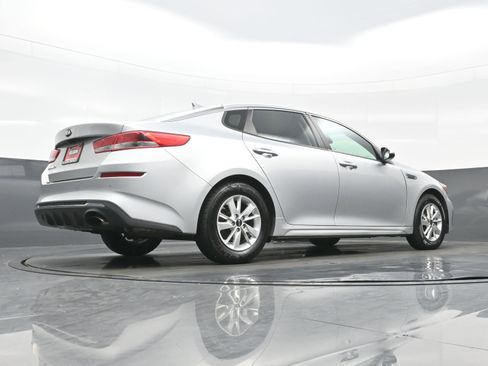 Used 2019 Kia Optima LX image 30