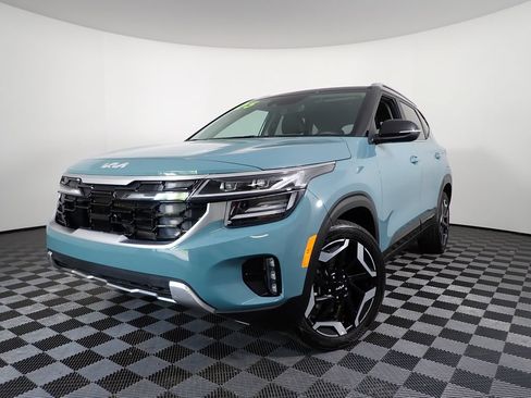 Used 2025 Kia Seltos SX AWD/4WD image 2