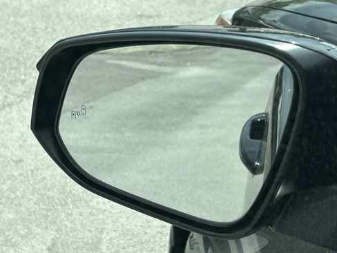 Used 2018 Toyota RAV4 XLE image 17