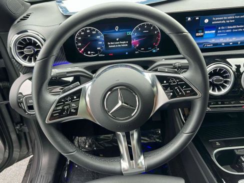 Used 2025 Mercedes-Benz CLA 250 4MATIC image 10