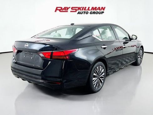 Used 2025 Nissan Altima 2.5 SV image 7