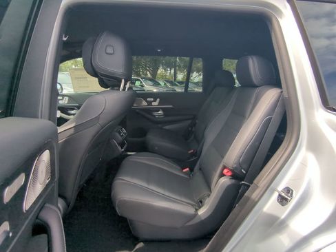 Used 2026 Mercedes-Benz GLS 450 4MATIC image 5
