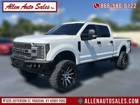 Used 2017 Ford F250 XL w/ Power Equipment Group AWD/4WD image 1