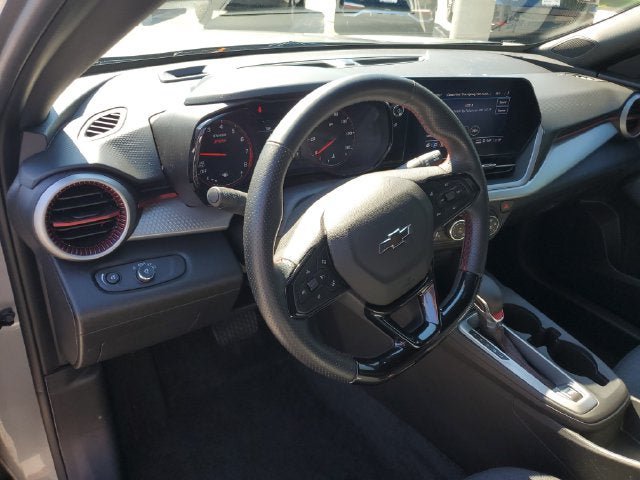 Used 2025 Chevrolet Trax RS w/ Driver Confidence Package FWD image 27