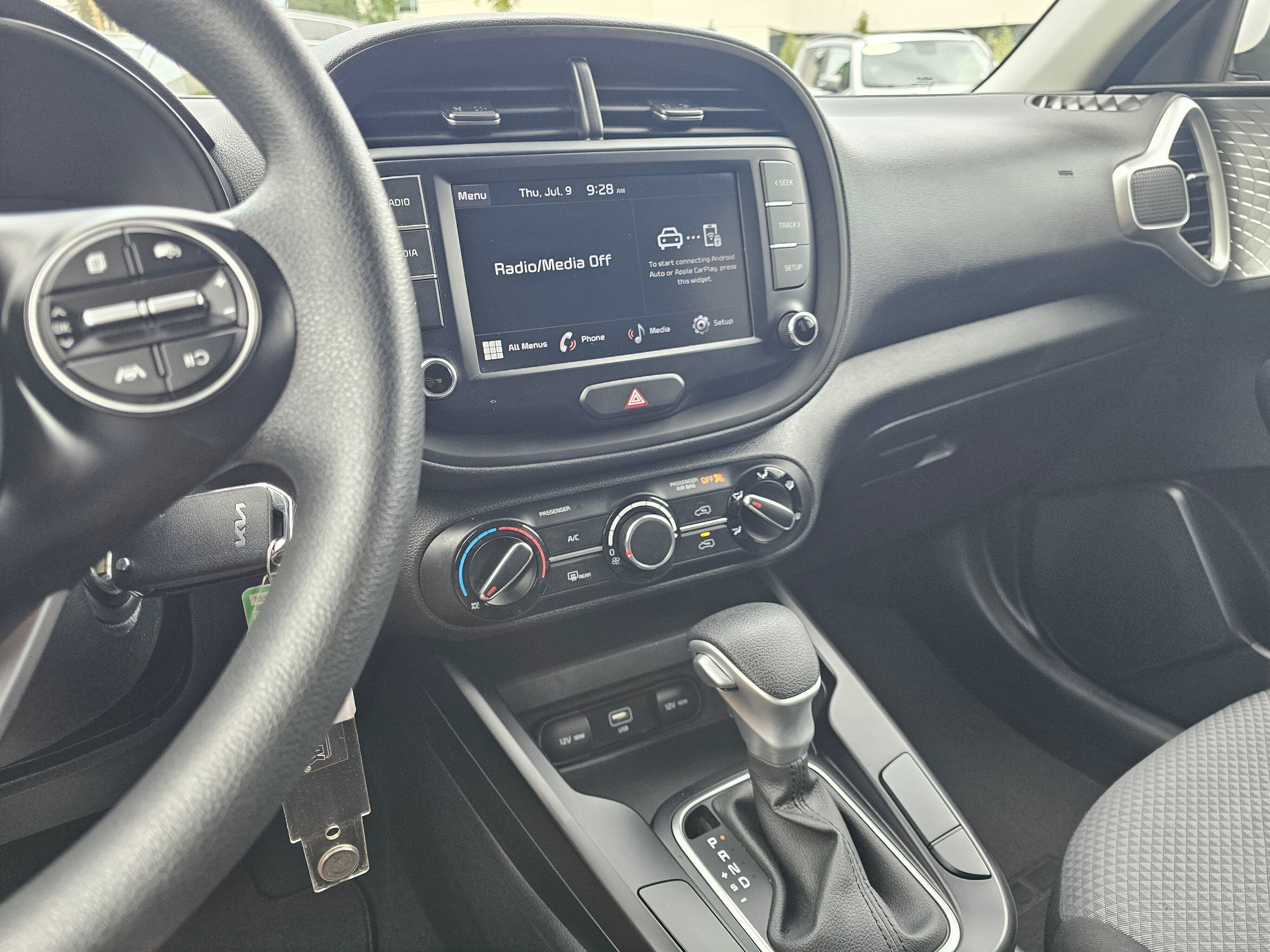 Used 2023 Kia Soul LX w/ LX Technology Package FWD image 29