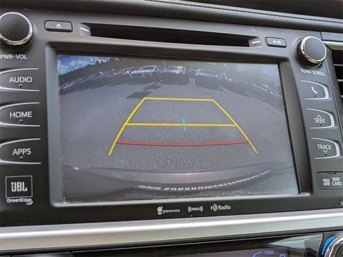 Used 2019 Toyota Highlander Limited image 21