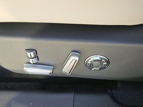 New 2026 Lincoln Nautilus Reserve image 22