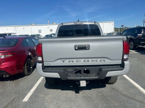 Used 2020 Toyota Tacoma SR5 image 3