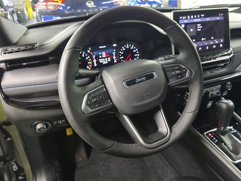 Used 2025 Jeep Compass Latitude w/ Convenience Group image 10