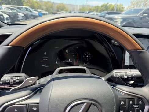 Used 2025 Lexus RX 350 Premium w/ Convenience Package FWD image 6