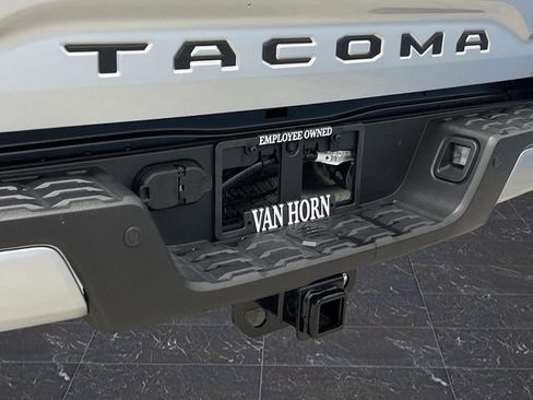 Used 2023 Toyota Tacoma TRD Sport w/ Technology Package image 32