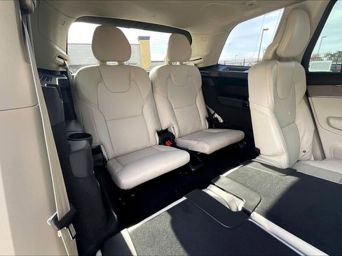 New 2026 Volvo XC90 B6 Ultra w/ Protection Package image 28