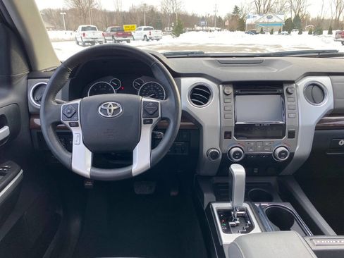 Used 2016 Toyota Tundra Limited image 27