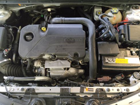 Used 2022 Chevrolet Malibu LT FWD image 30