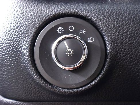 Used 2016 Lincoln Navigator Select RWD image 10
