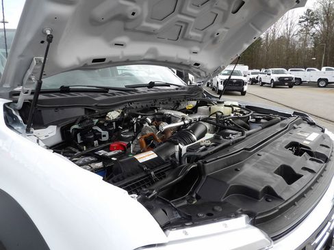 Used 2024 Ford F550 4x4 Crew Cab Super Duty w/ XLT Value Package image 45