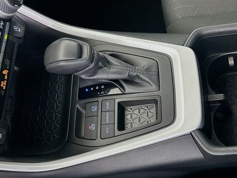 Certified 2025 Toyota RAV4 XLE FWD image 17