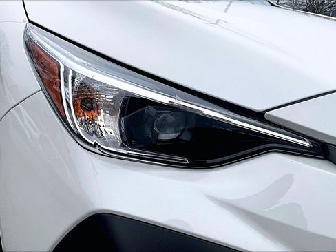 Used 2024 Subaru Crosstrek 2.0i Premium image 26