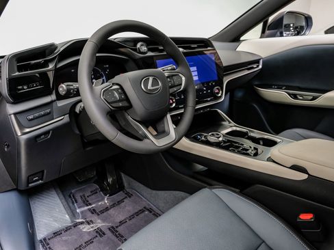 Used 2023 Lexus RZ 450e Premium image 3