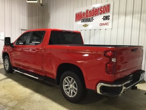 Used 2022 Chevrolet Silverado 1500 LT w/ Z71 Off-Road Package AWD/4WD image 3