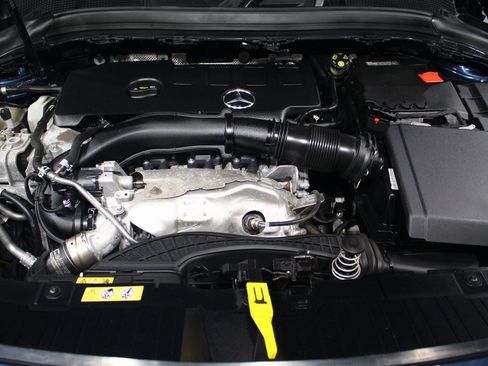 Used 2022 Mercedes-Benz GLA 250 4MATIC image 30