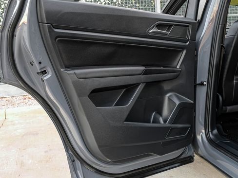 Used 2020 Volkswagen Atlas Cross Sport SE w/ Panoramic Sunroof Package FWD image 41