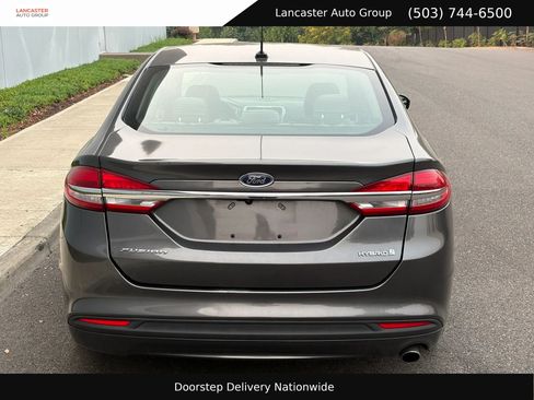 Used 2018 Ford Fusion S FWD image 5