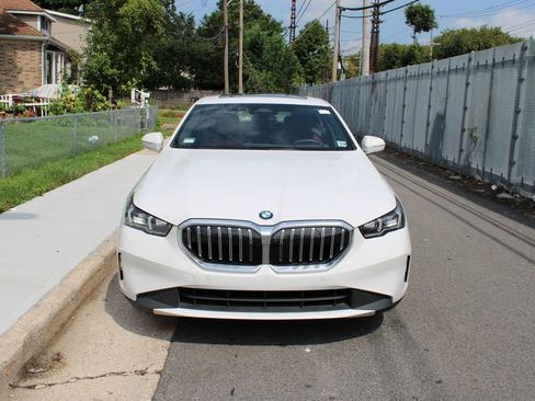 Used 2024 BMW 540i xDrive w/ Premium Package AWD/4WD image 3