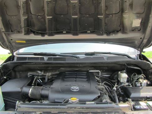 Used 2011 Toyota Sequoia SR5 w/ Premium Pkg AWD/4WD image 25